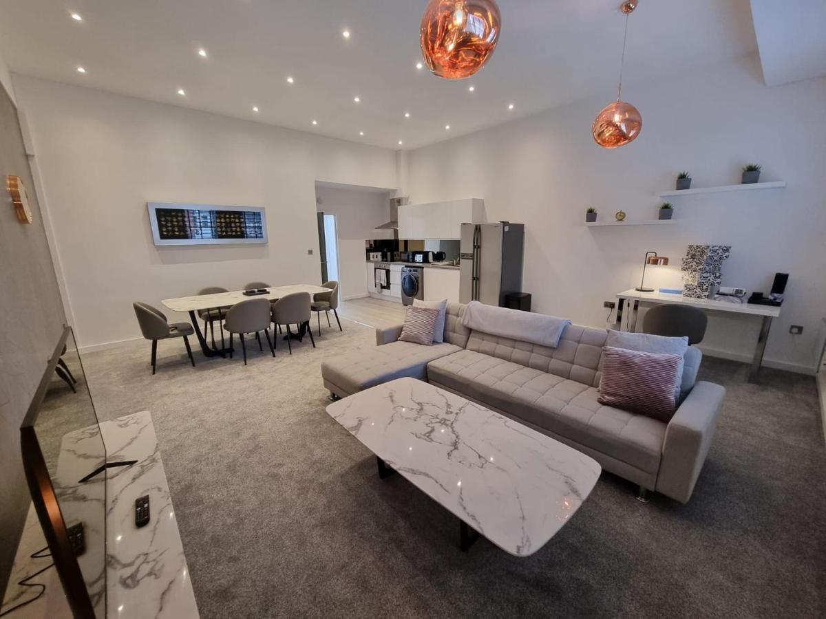 Stunning 1 Bed Apt Minutes From Bham City Centre! バーミンガム エクステリア 写真
